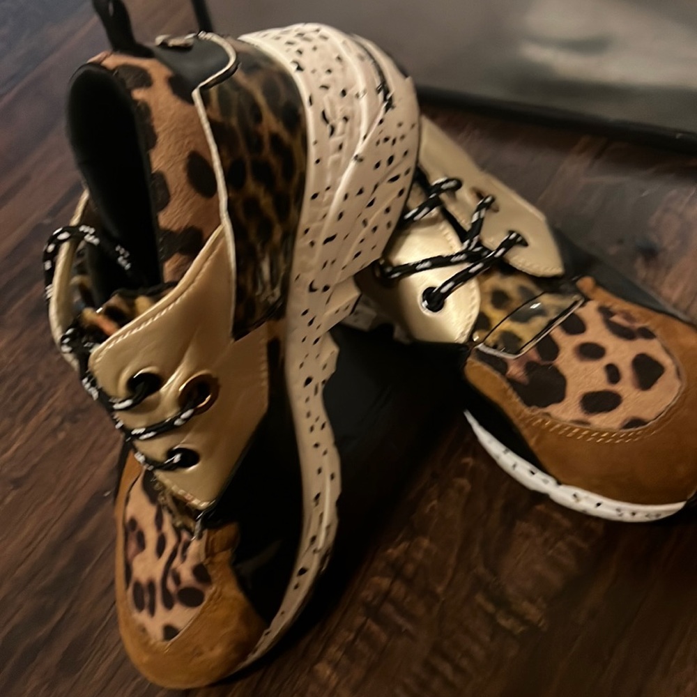 Size 6 leopard print sneakers